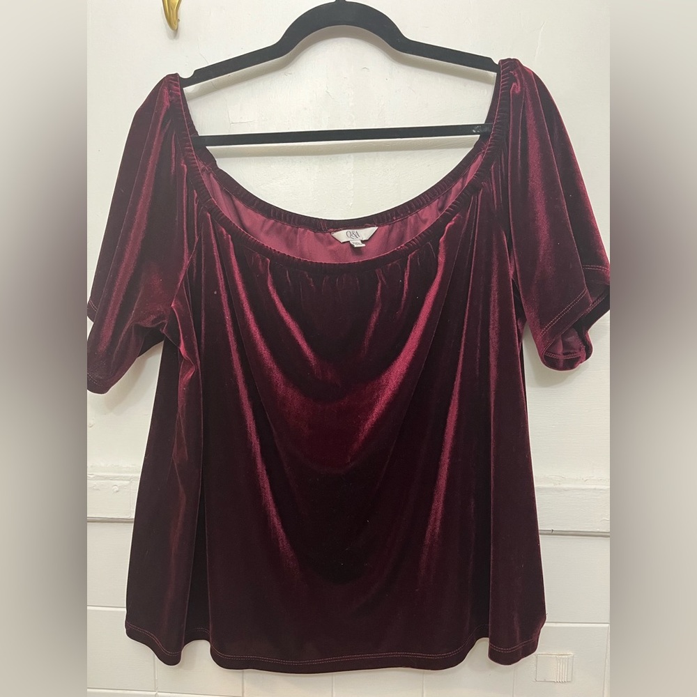 XXL off the shoulder velvet top